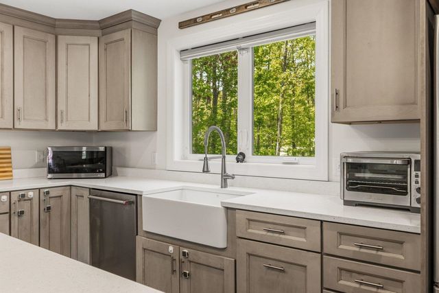 16 Bayview Drive, Eliot, ME 03903