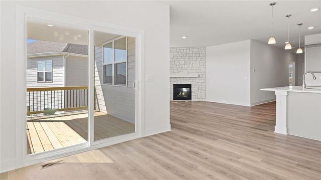 20901 W 188th Terrace, Spring Hill, KS 66083