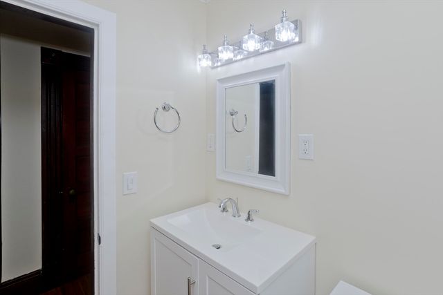 4 Elm St, South Hadley, MA 01075