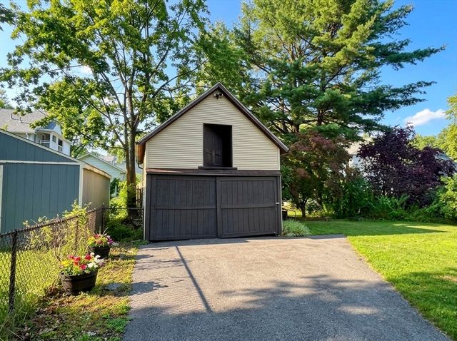 4 Elm St, South Hadley, MA 01075