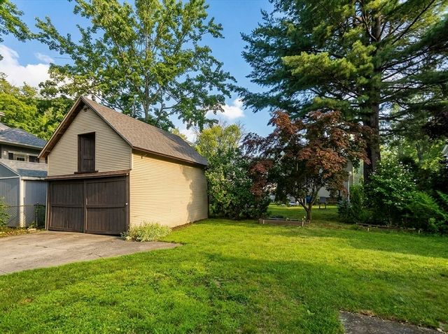 4 Elm St, South Hadley, MA 01075