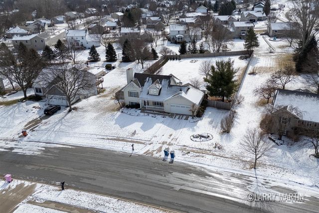 78 Rockview Drive, Rockford, MI 49341