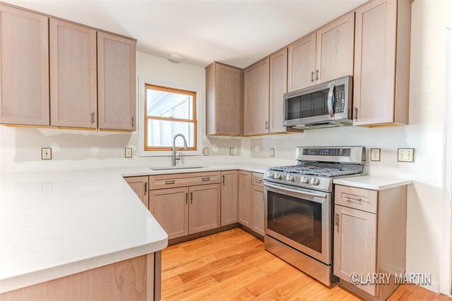 78 Rockview Drive, Rockford, MI 49341