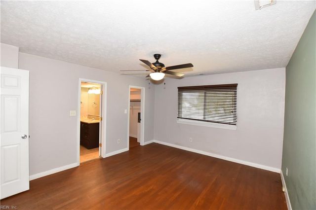 50 Banister DR, Hampton, VA 23666