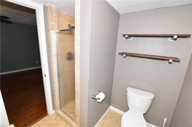 50 Banister DR, Hampton, VA 23666