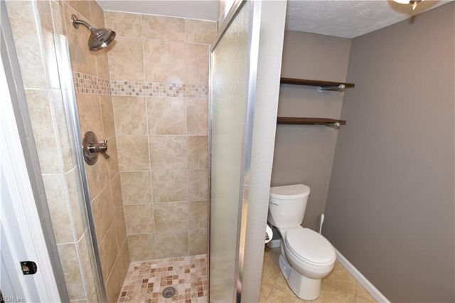 50 Banister DR, Hampton, VA 23666