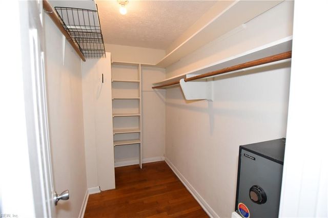 50 Banister DR, Hampton, VA 23666