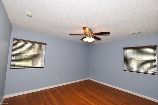 50 Banister DR, Hampton, VA 23666