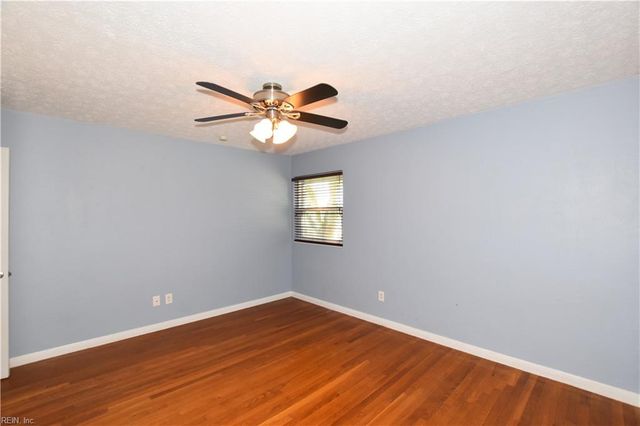 50 Banister DR, Hampton, VA 23666