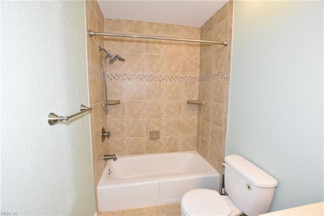 50 Banister DR, Hampton, VA 23666