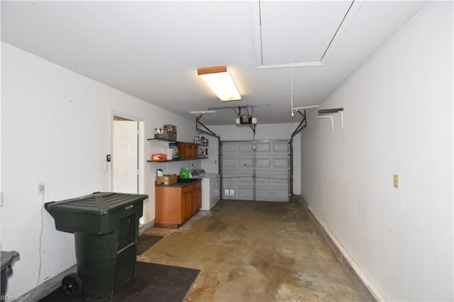 50 Banister DR, Hampton, VA 23666