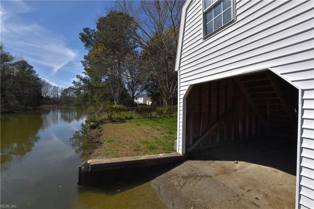 50 Banister DR, Hampton, VA 23666