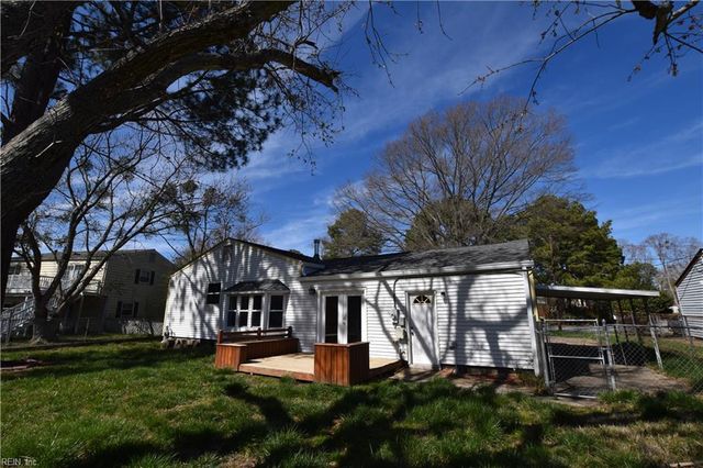 50 Banister DR, Hampton, VA 23666