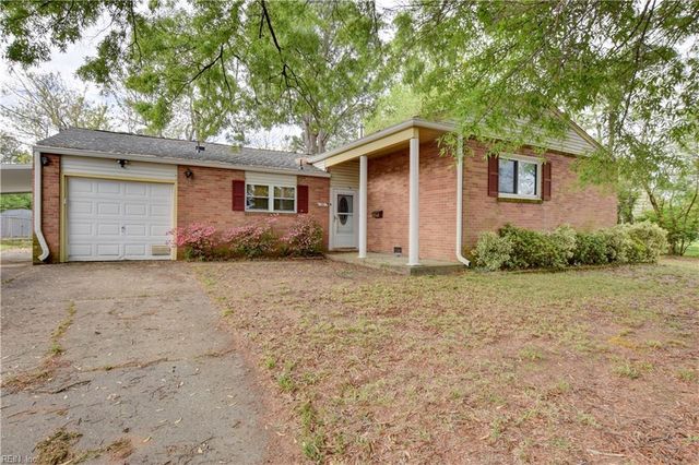 50 Banister DR, Hampton, VA 23666