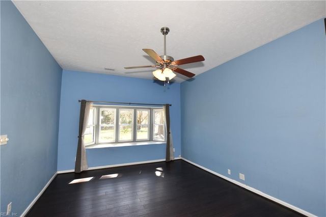 50 Banister DR, Hampton, VA 23666