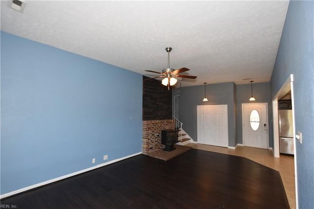 50 Banister DR, Hampton, VA 23666