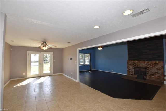 50 Banister DR, Hampton, VA 23666