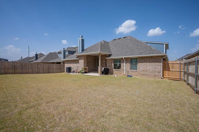 9316 NW 118th Terrace, Yukon, OK 73099