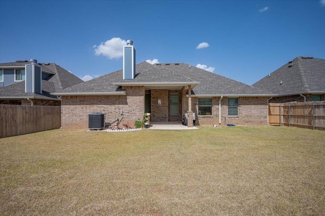 9316 NW 118th Terrace, Yukon, OK 73099