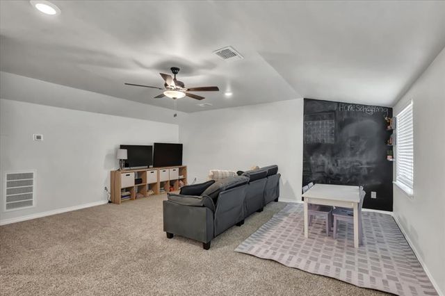 9316 NW 118th Terrace, Yukon, OK 73099