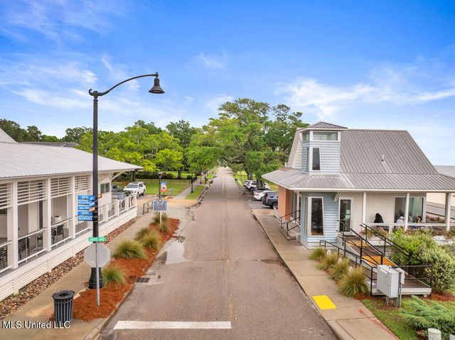 255 E Scenic Drive, C, Pass Christian, MS 39571