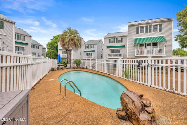 255 E Scenic Drive, C, Pass Christian, MS 39571