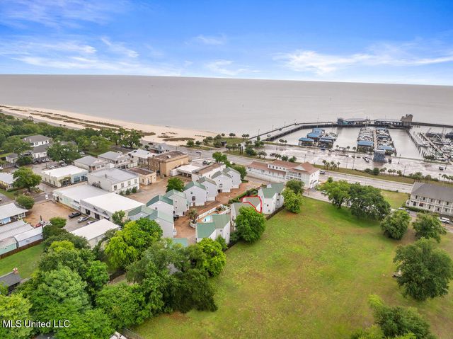 255 E Scenic Drive, C, Pass Christian, MS 39571