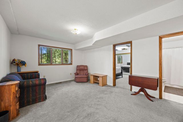 1070 Mcknight Road S, Maplewood, MN 55119