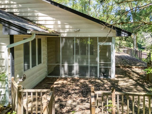 1070 Mcknight Road S, Maplewood, MN 55119