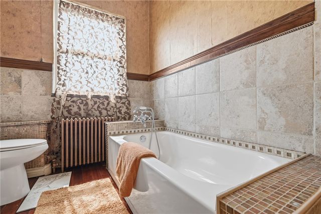 4087 Howley St, Bloomfield, PA 15224