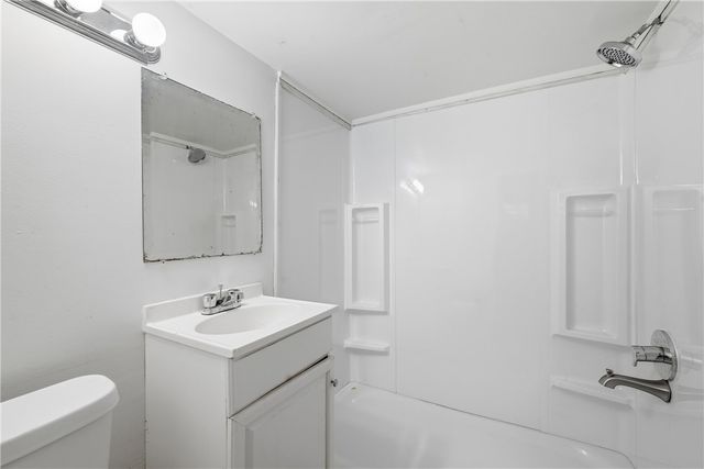 4087 Howley St, Bloomfield, PA 15224