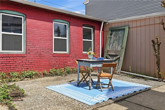 4087 Howley St, Bloomfield, PA 15224