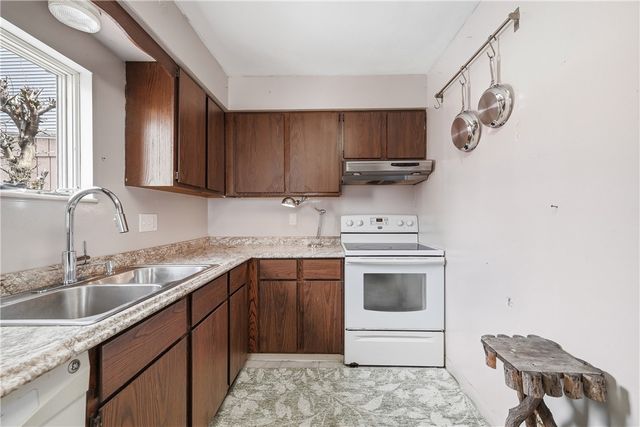4087 Howley St, Bloomfield, PA 15224