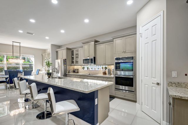 8952 Cypress Grove Lane, Royal Palm Beach, FL 33436