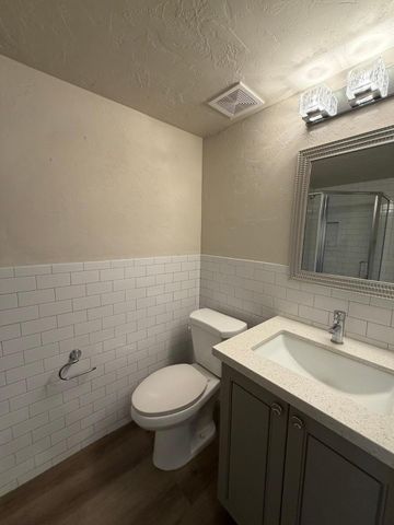 902 S Surfside Drive, Gilbert, AZ 85233