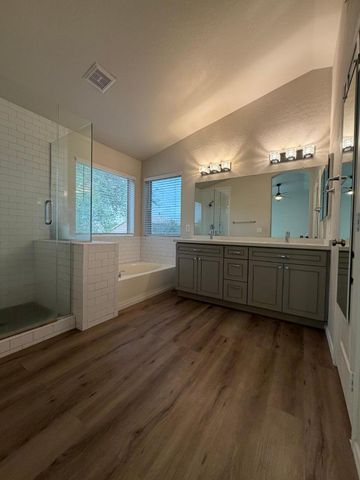 902 S Surfside Drive, Gilbert, AZ 85233