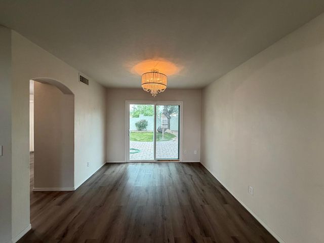 902 S Surfside Drive, Gilbert, AZ 85233