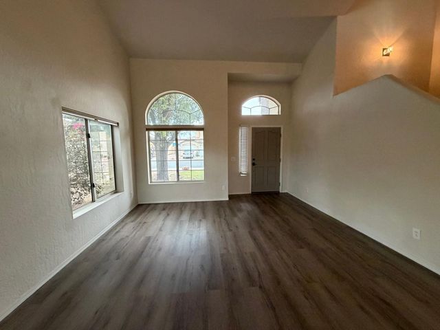 902 S Surfside Drive, Gilbert, AZ 85233