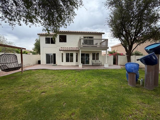 902 S Surfside Drive, Gilbert, AZ 85233