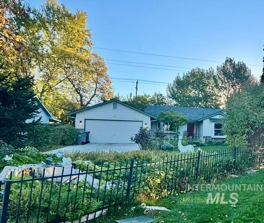 7208 N Crewe Ave, Boise, ID 83714 photo 2