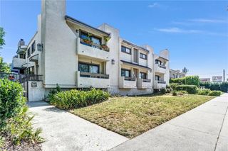 19620 Sherman Way 1, Reseda, CA 91335