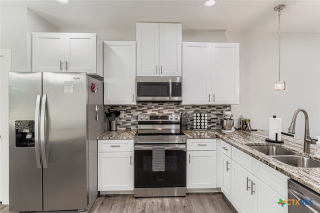 18803 Hogan Circle 14, Point Venture, TX 78645