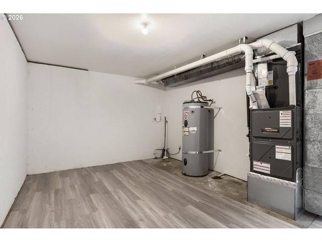 127 Nw ROYAL Ave, Gresham, OR 97030