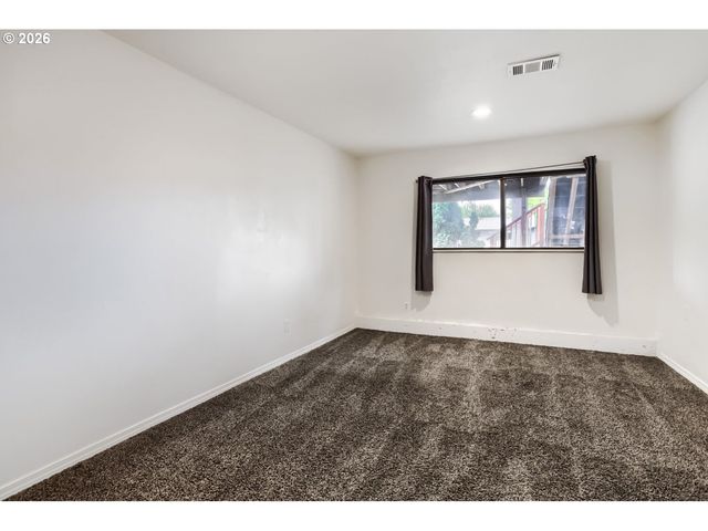 127 Nw ROYAL Ave, Gresham, OR 97030