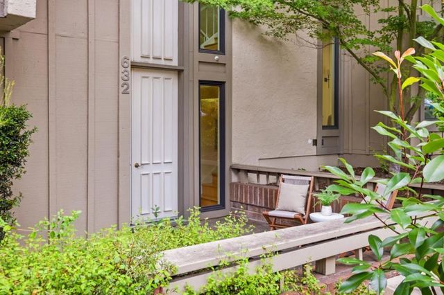 632 Sand Hill Circle, Menlo Park, CA 94025