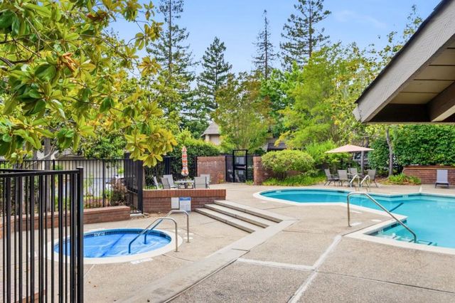 632 Sand Hill Circle, Menlo Park, CA 94025