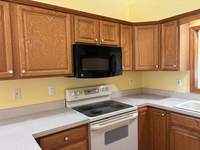 5989 Red Feather Street, Bay City, MI 48706