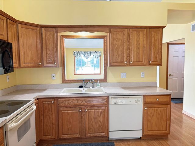 5989 Red Feather Street, Bay City, MI 48706