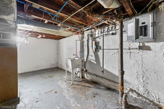 8468 Minock Street, Detroit, MI 48228