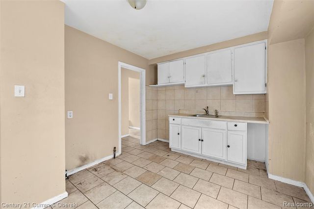 8468 Minock Street, Detroit, MI 48228